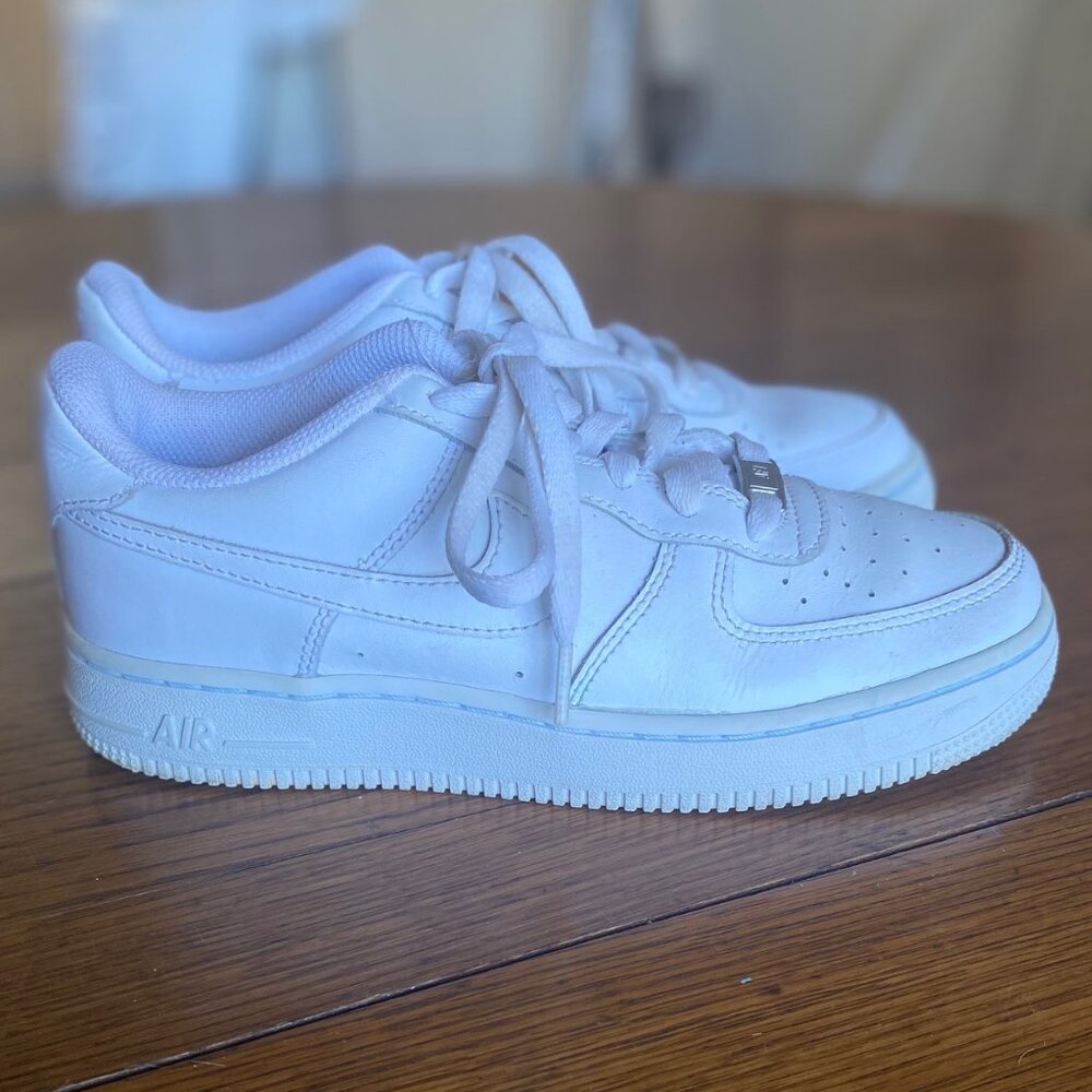 Nike Air Force 1's White Size 5